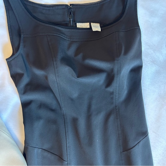 Sleeveless Dress bundle size 4 - Picture 8 of 12